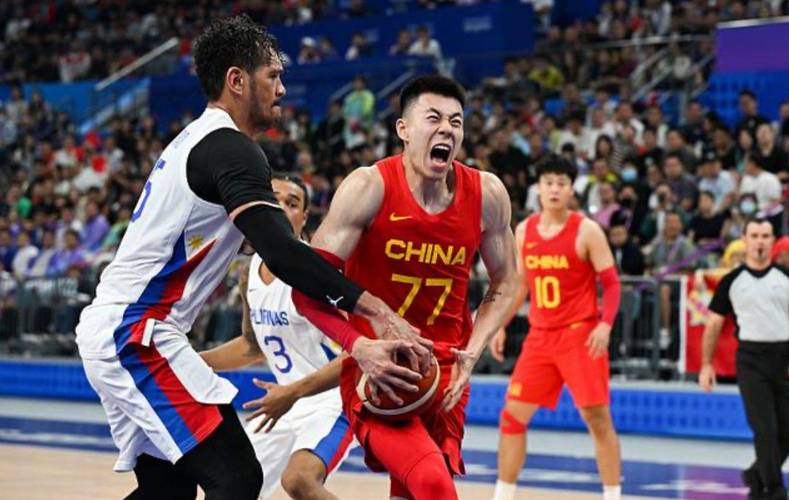 中国男篮大胜菲律宾队